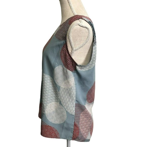 Renee C Women's Size Medium Linscott Split Back Multi-Color Sleeveless Blouse B2 - Picture 3 of 5